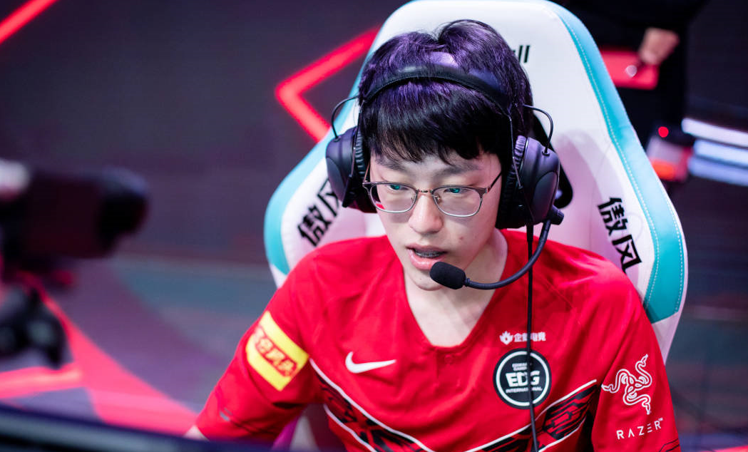 开云体育-Scout回归赛场，战术调整首场状态亮眼，雄鹿观众沸腾！的简单介绍