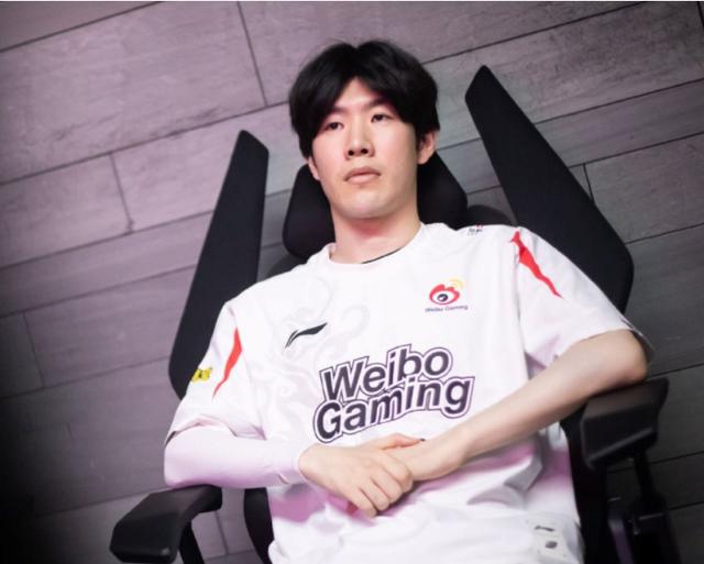 开云体育-TheShy回归赛场，比分优势明显首场状态亮眼，FPX观众沸腾！的简单介绍